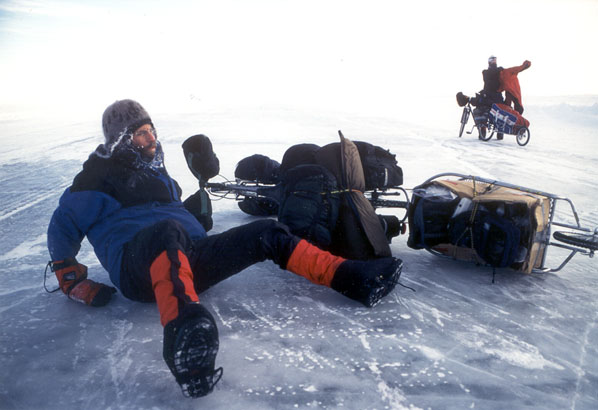 Gary's wipeout on the ice road